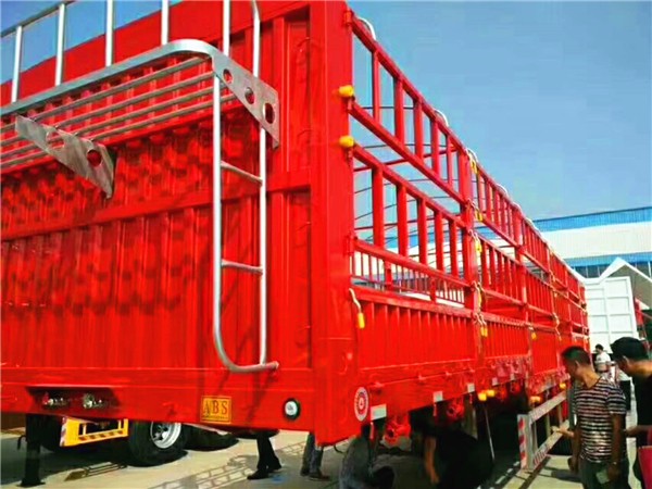 Warehouse Fence Semi-Trailers