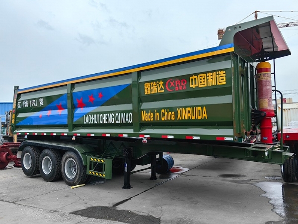 Экспорт самосвальных полуприцепов с U-образной кузовом с задней выгрузкой