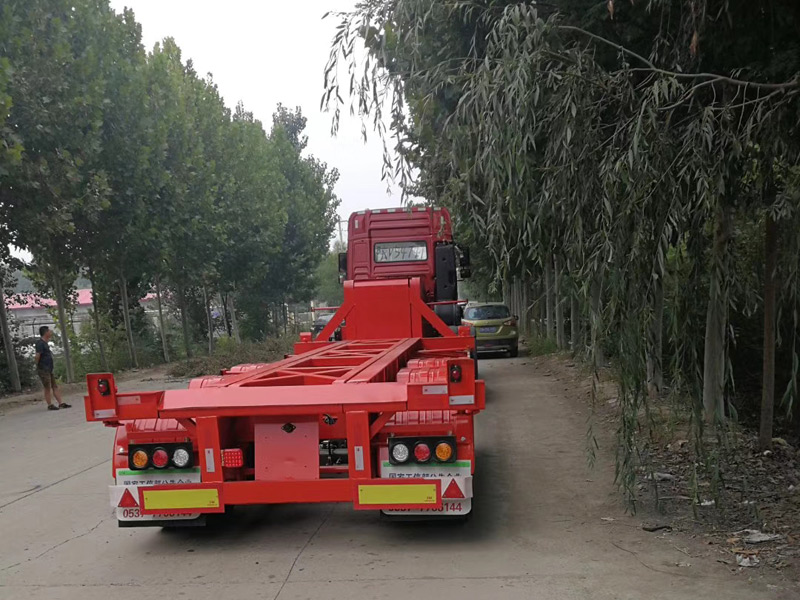 骨架后翻自卸车