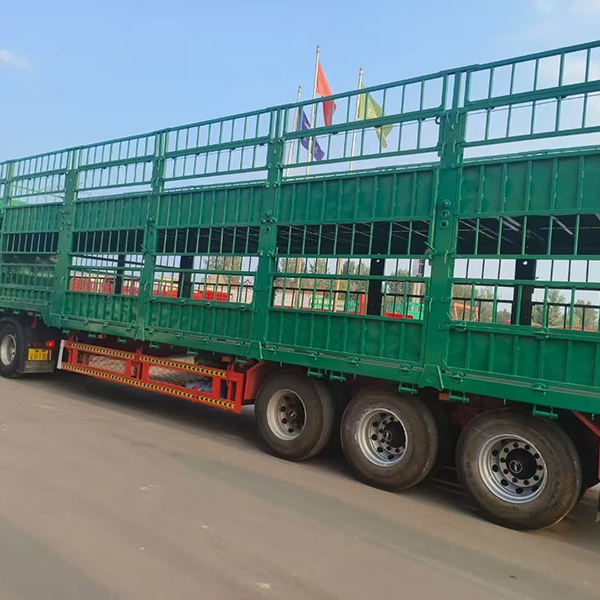 畜牧运输半挂车
