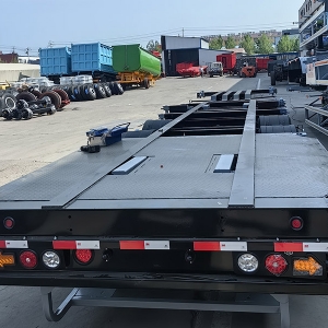 集装箱运输车